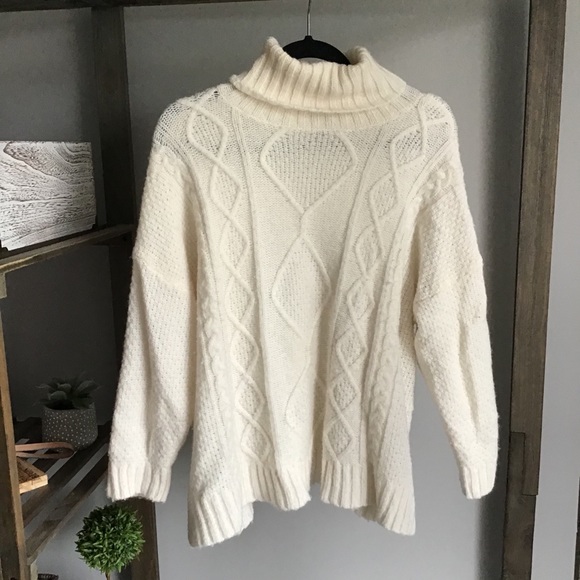 aerie Sweaters - Aerie Cream Chunky Knitted Turtle Neck Sweater